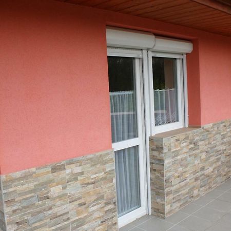 Kedvenc Vendeghaz Hotel Miskolc Buitenkant foto