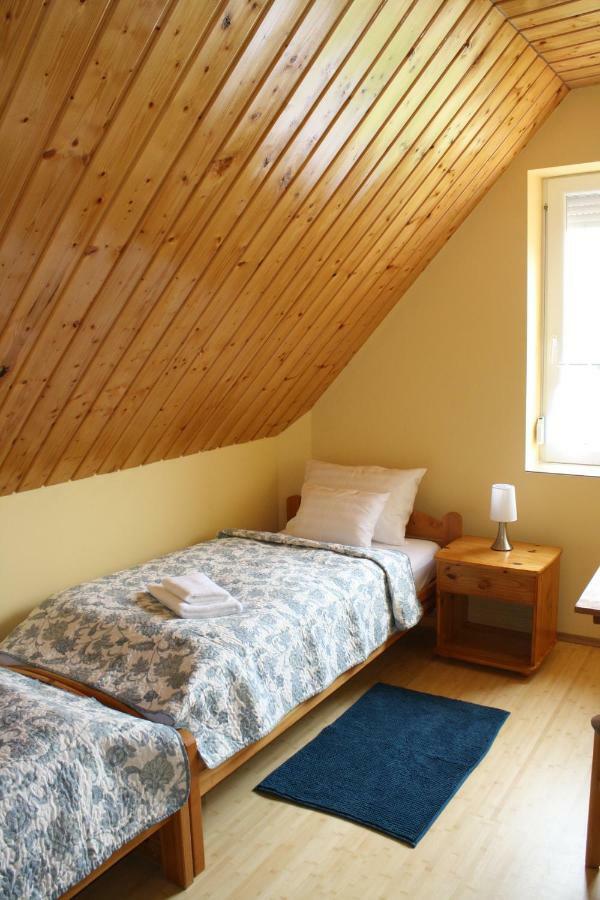 Kedvenc Vendeghaz Hotel Miskolc Buitenkant foto
