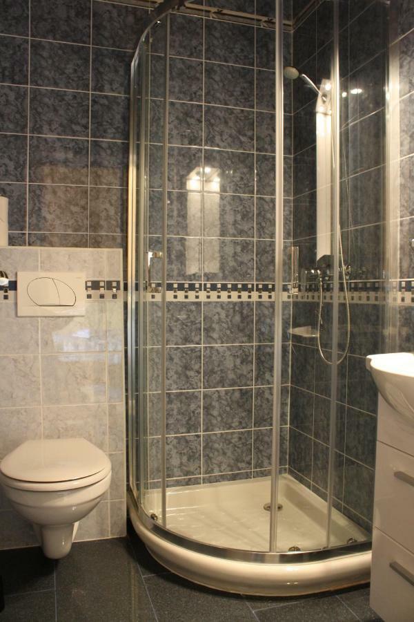 Kedvenc Vendeghaz Hotel Miskolc Buitenkant foto