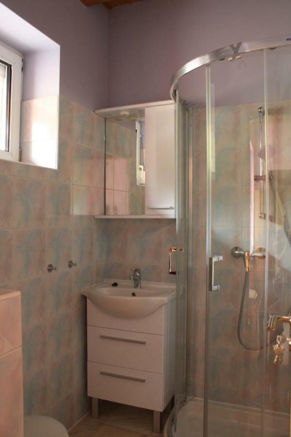 Kedvenc Vendeghaz Hotel Miskolc Buitenkant foto