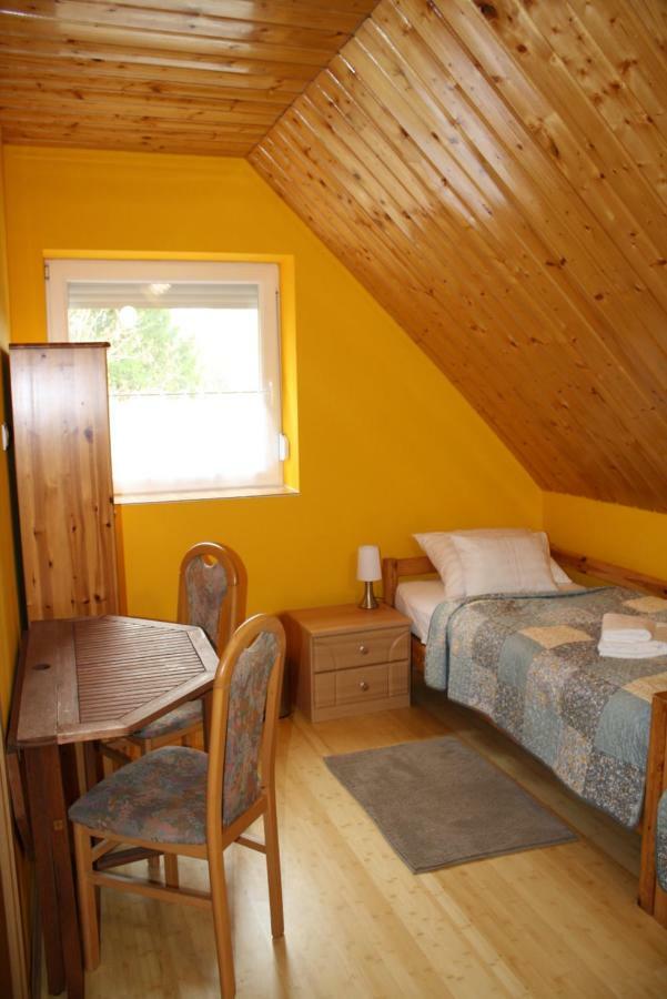 Kedvenc Vendeghaz Hotel Miskolc Buitenkant foto