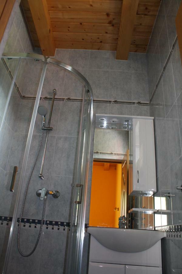 Kedvenc Vendeghaz Hotel Miskolc Buitenkant foto