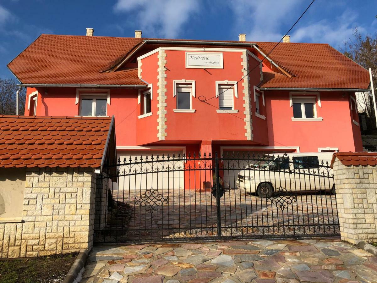 Kedvenc Vendeghaz Hotel Miskolc Buitenkant foto