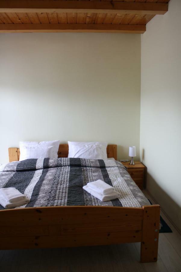 Kedvenc Vendeghaz Hotel Miskolc Buitenkant foto