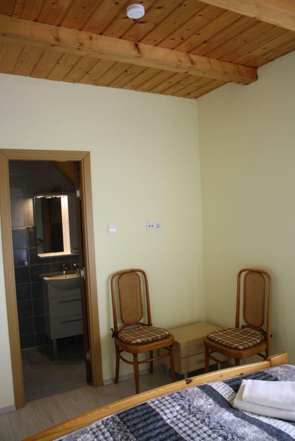 Kedvenc Vendeghaz Hotel Miskolc Buitenkant foto