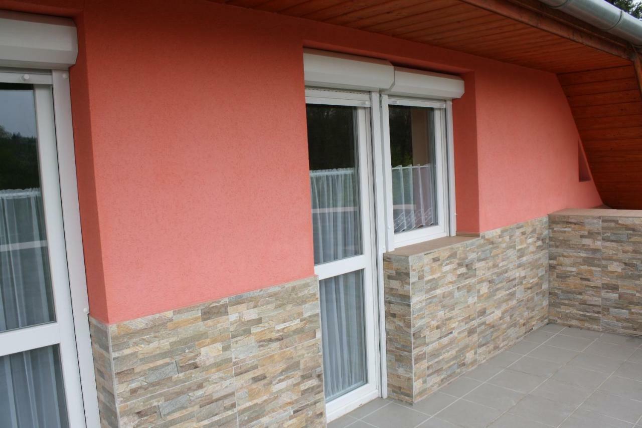 Kedvenc Vendeghaz Hotel Miskolc Buitenkant foto