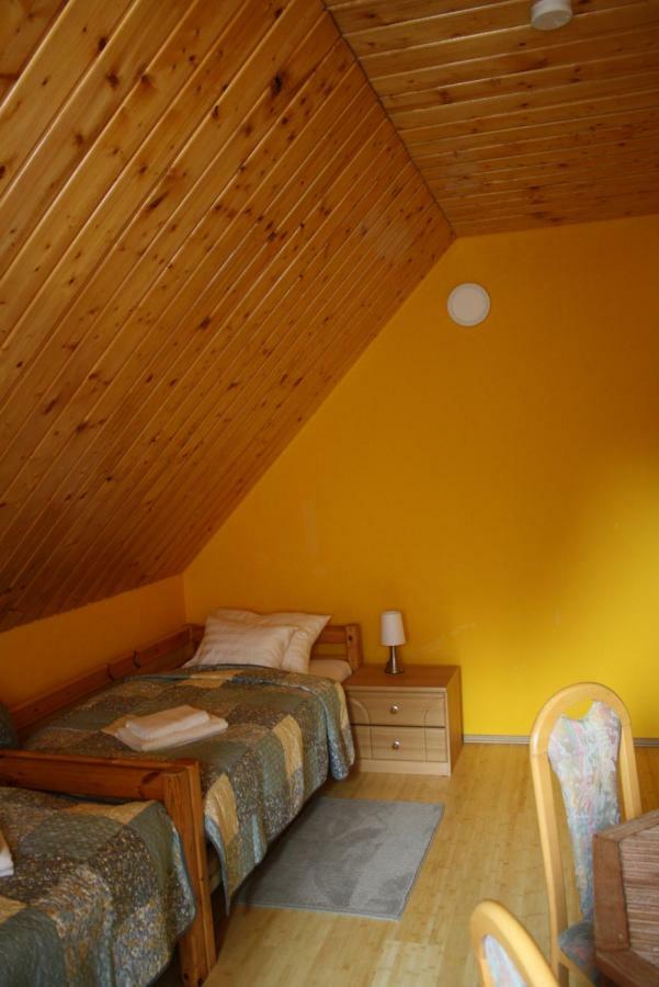 Kedvenc Vendeghaz Hotel Miskolc Buitenkant foto