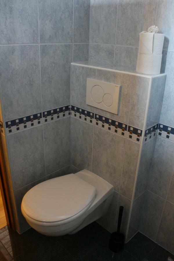 Kedvenc Vendeghaz Hotel Miskolc Buitenkant foto