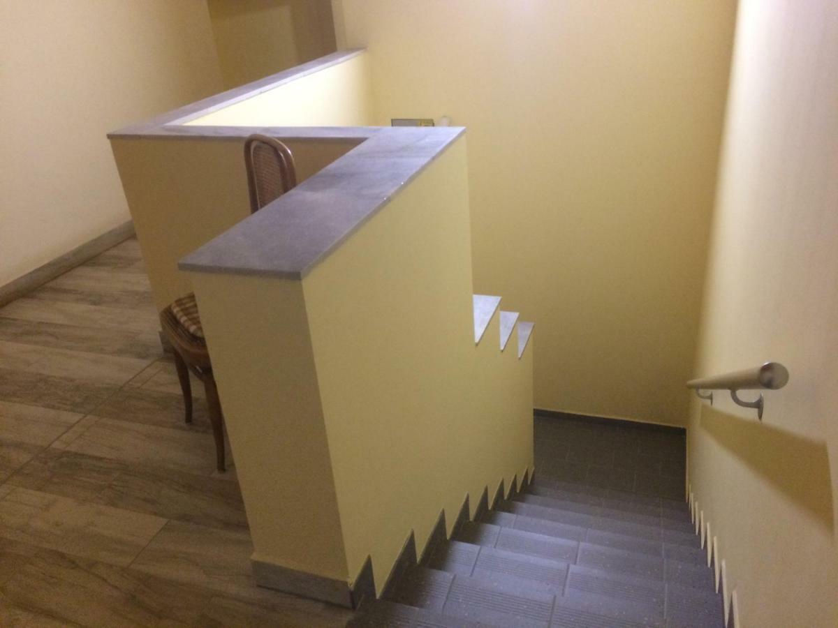 Kedvenc Vendeghaz Hotel Miskolc Buitenkant foto