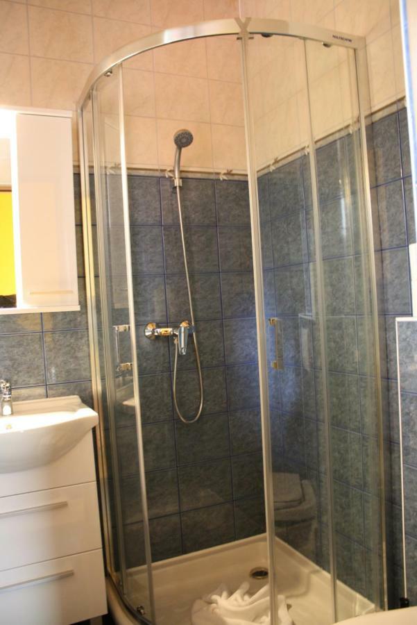 Kedvenc Vendeghaz Hotel Miskolc Buitenkant foto