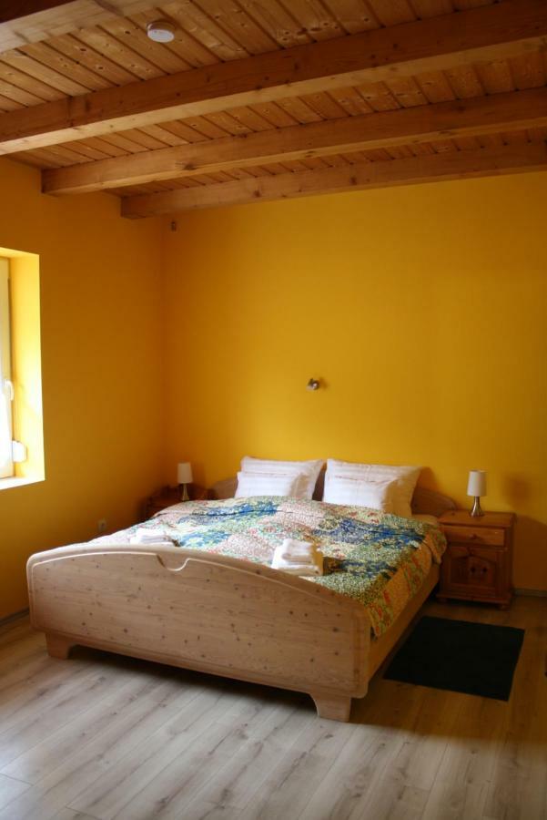 Kedvenc Vendeghaz Hotel Miskolc Buitenkant foto